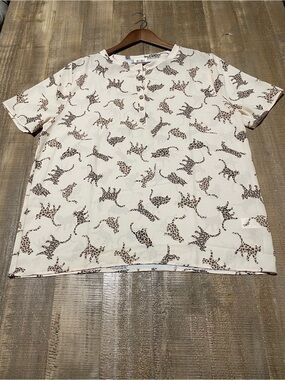 BIBI m Short Sleeve Henley Shirt - Cream with Brown Leopard Print Cat
